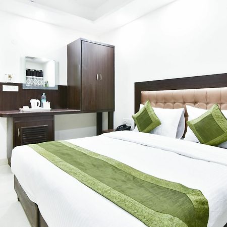 Hotel Treebo Mehar Castle à Delhi  Extérieur photo