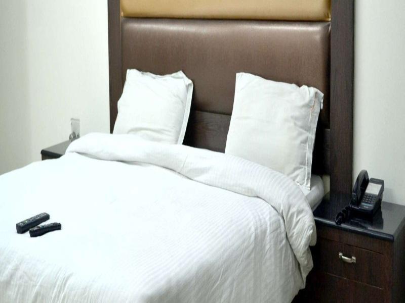 Hotel Treebo Mehar Castle à Delhi  Extérieur photo