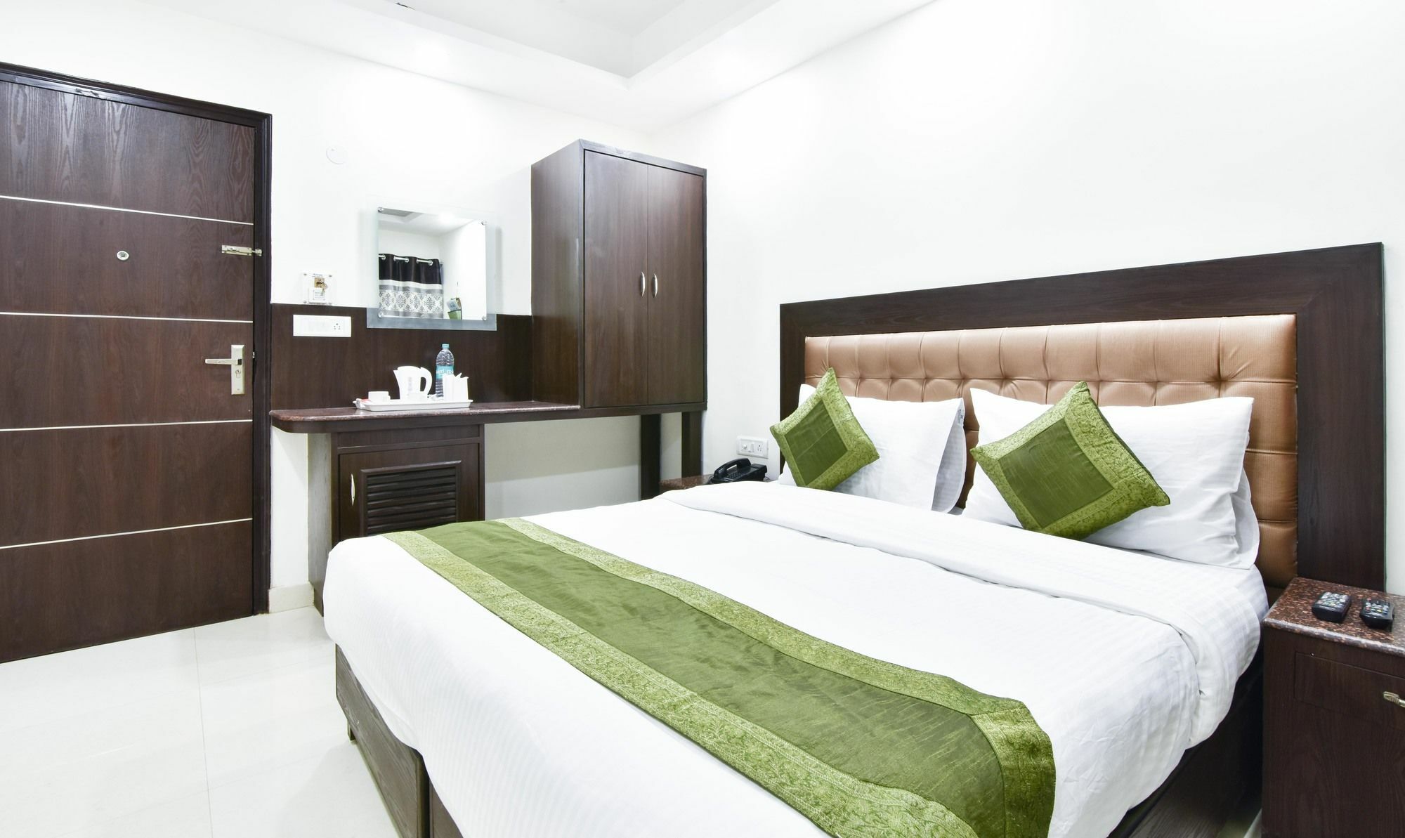 Hotel Treebo Mehar Castle à Delhi  Extérieur photo