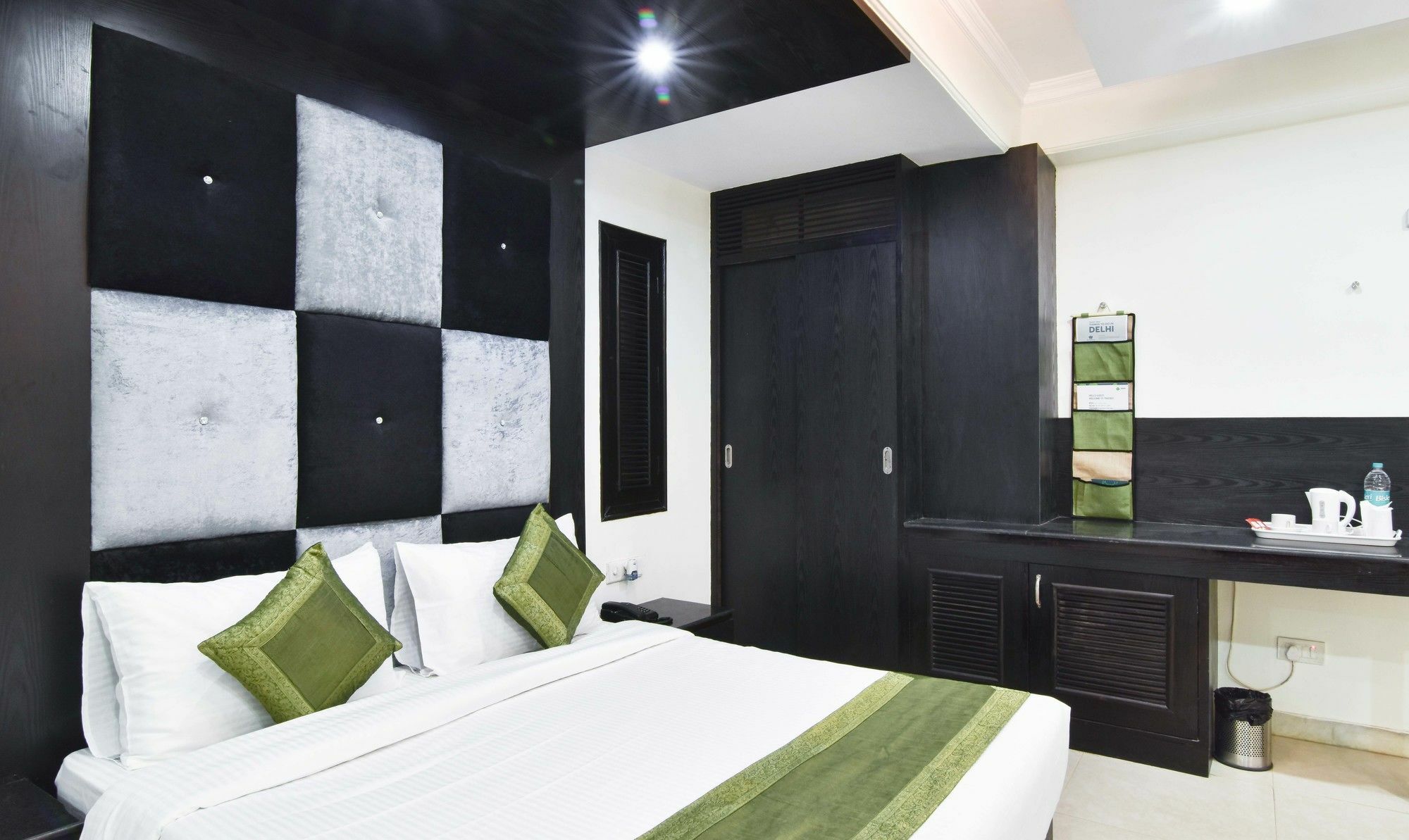 Hotel Treebo Mehar Castle à Delhi  Extérieur photo
