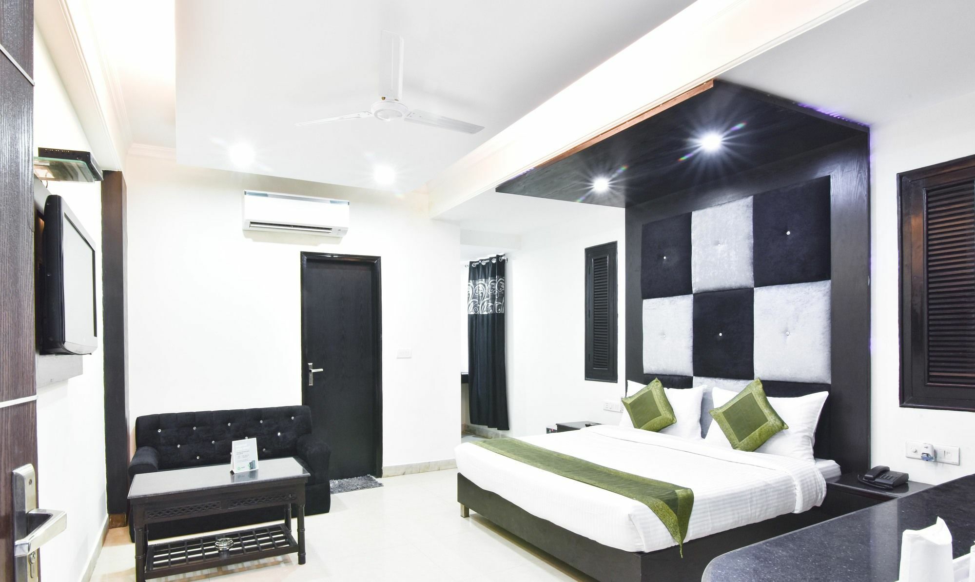 Hotel Treebo Mehar Castle à Delhi  Extérieur photo