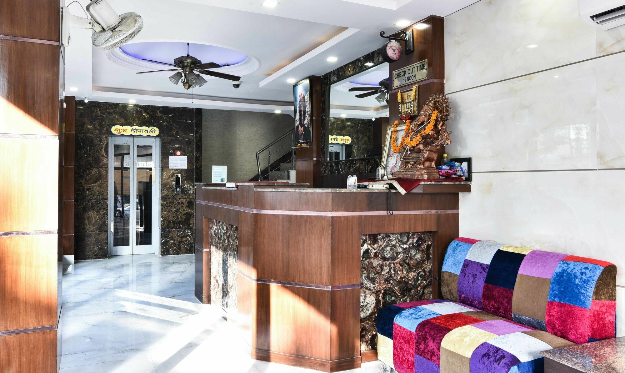 Hotel Treebo Mehar Castle à Delhi  Extérieur photo