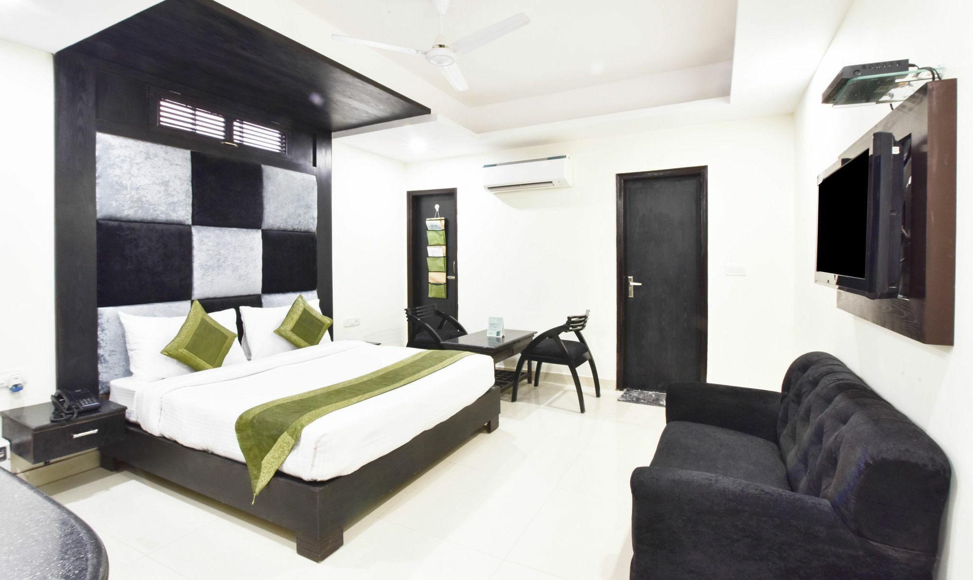 Hotel Treebo Mehar Castle à Delhi  Extérieur photo
